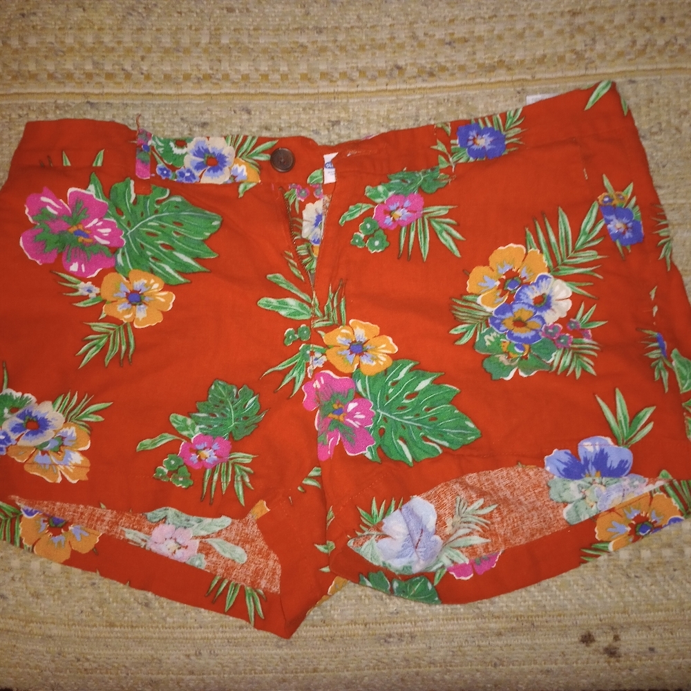 Size 8 old navy shorts